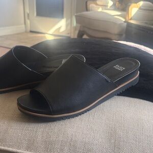 Eileen Fisher Black Leather Mules
